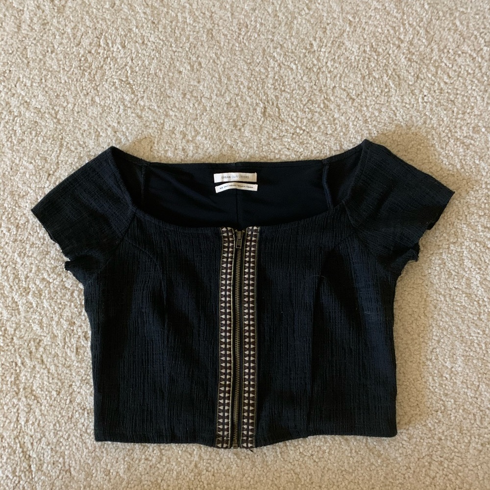 urban outfitters zip up crop top